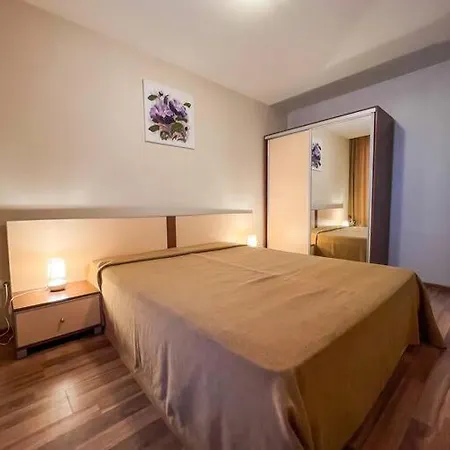 Apartment Peaceful Getaway @ Iglika Complex + Parking Golden Sands