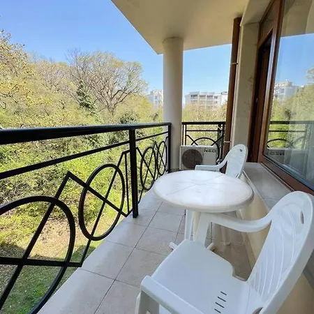 Peaceful Getaway @ Iglika Complex + Parking Apartment Golden Sands